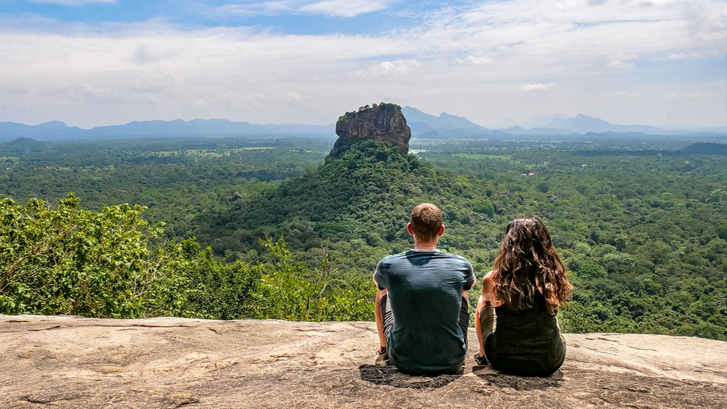 backpacker tour sri lanka